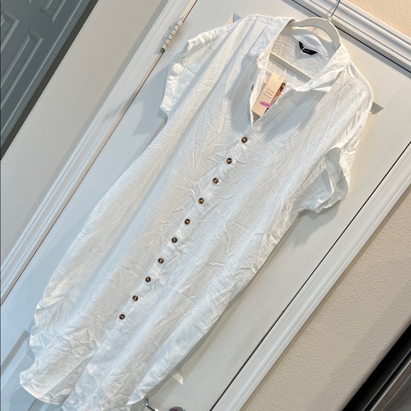 White Button-Down Maxi Dress - Picture 3 of 9